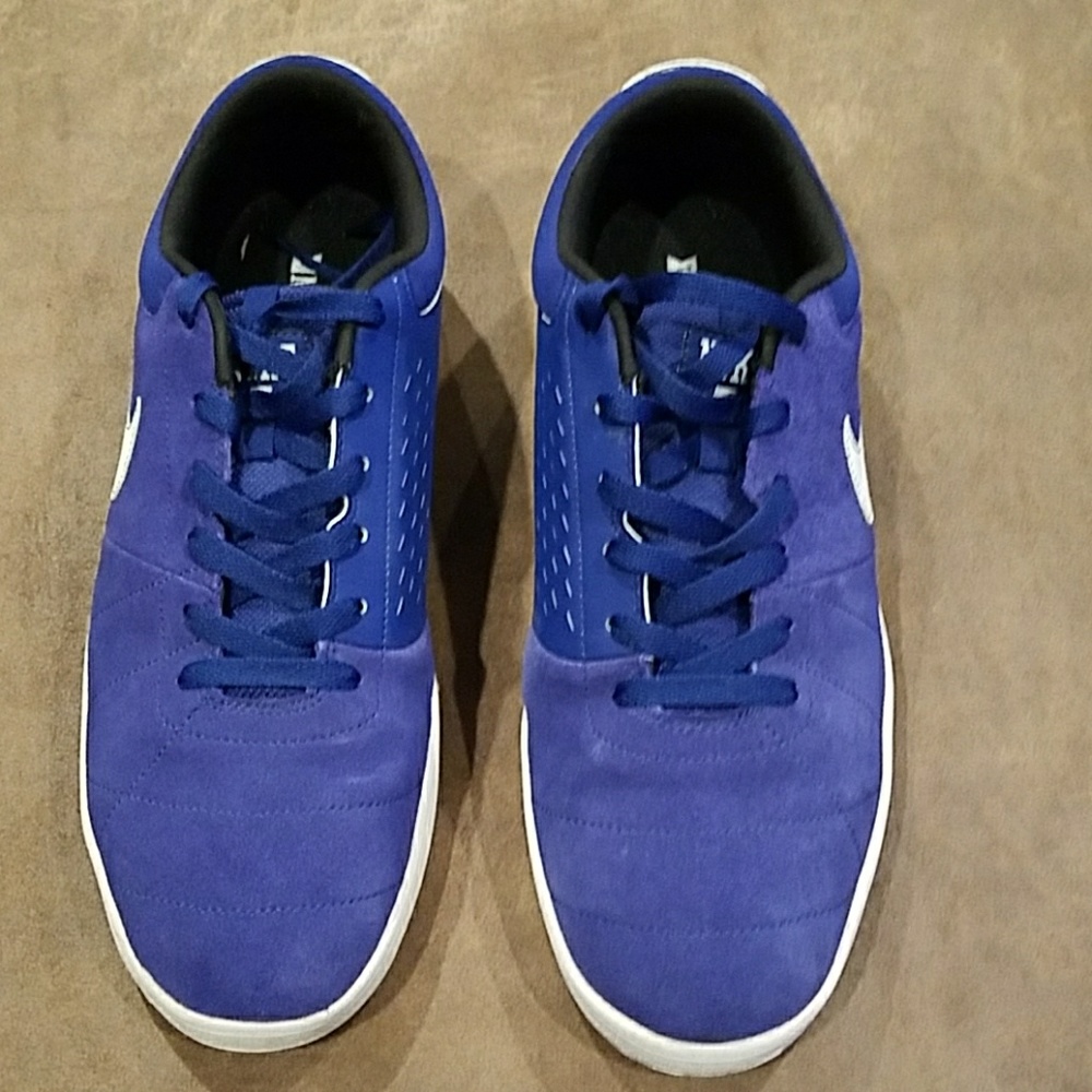 Nike casual athletic shoes